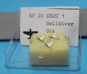 F 20 Curtiss Model 84 SB2C-1 "Helldiver" (3 St.) USA 1943